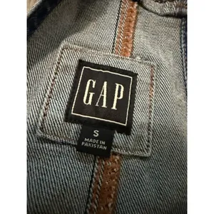 Gap Maternity Stretch Denim Jean Bib Overalls‎ Size S Pockets 27 inch Inseam thumbnail 3