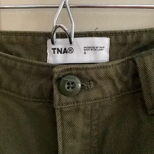 TNA Aritzia Green Straight Leg Cargo Patchwork Pants High Rise Reworked Women 0 thumbnail 2