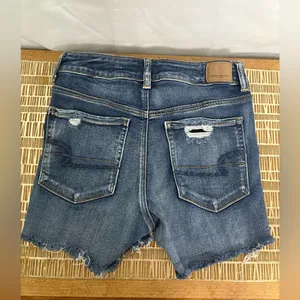 American‎ Eagle Hi-Rise Shortie Distressed Denim Shorts Size 6 thumbnail 4