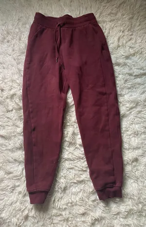 Lululemon Scuba Joggers thumbnail 1