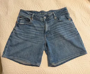 American Eagle low rise baggy short  thumbnail 1