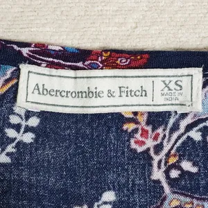 Abercrombie and Fitch Blue Floral Blouse size XS‎ button up with bow in front thumbnail 4