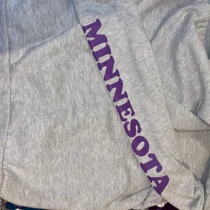 Junk Food Minnesota Vikings Lace Up Hoodie Heather Gray Purple Womens Small thumbnail 4