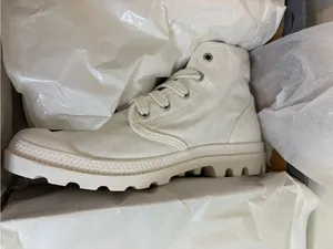 NWT Palladium Pampa Hi Canvas Boots - Star White colorway 8.5 thumbnail 5