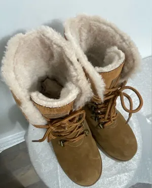 Bearpaw Kayla II Waterproof Suede Boots with Sheepskin Lining – Size 7(B35)✨✨ thumbnail 1