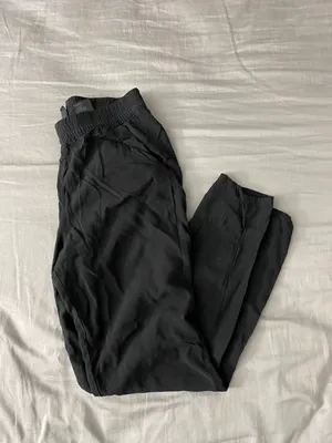 H&M Black Bottoms thumbnail 3