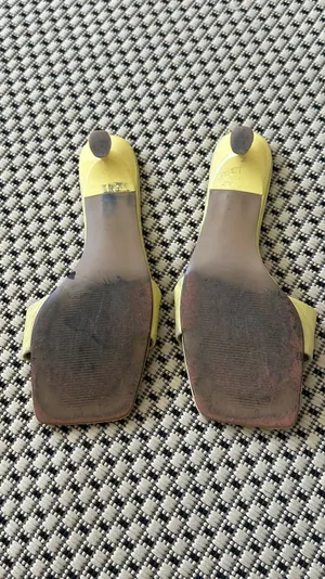 AQUA Heels yellow  thumbnail 2