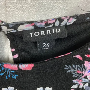 Torrid Black&Pink Floral Challis Mini Dress Sz.24W thumbnail 7