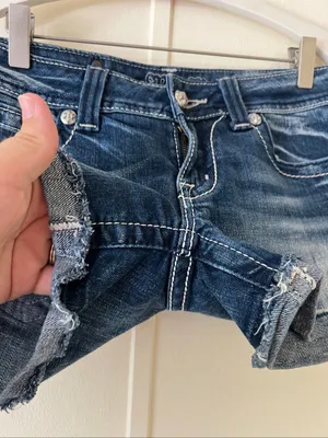 Miss Me Jean Shorts Woman’s Size 27 thumbnail 5