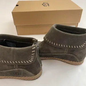 UGG Slate Varney Boot thumbnail 5