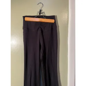 Yogalicious Women's Size Small Scrunch Front High Waist Flared Legging Black thumbnail 6