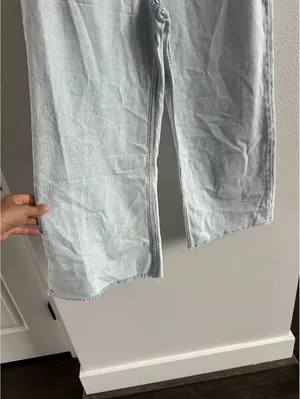Abercrombie Lightweight Drapey Rigid Curve Love High Rise Cropped Wide Leg Jean thumbnail 3