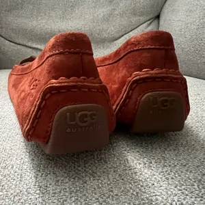 NEW Ugg Burnt Orange Suede Shearling Moccasin Loafers thumbnail 3
