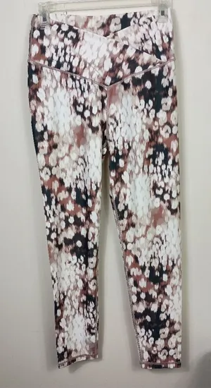 Aerie Offline High Rise Crossover Leggings‎ Large White Animal Print 7/8 Length thumbnail 1