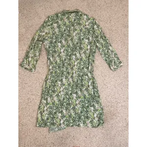 Boho Botanical Green Leaf Shirt Dress CAbi Long Sleeve Collared Faux Wrap S thumbnail 5