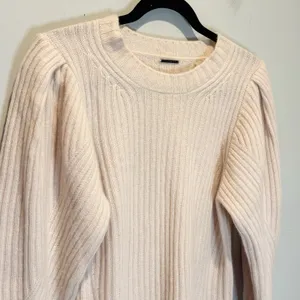 Elie Tahari Light Pink Puffed Sleeve Ribbed Cashmere Sweater - size Large thumbnail 3