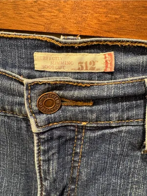 Vintage Y2K Levi’s 512 Jeans Size 6 Bootcut Mid Rise Dark Wash 2000s Denim thumbnail 5
