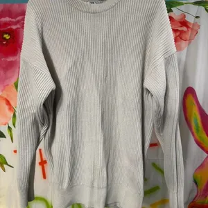 S203. Zara cream oversized sweater Size L thumbnail 1