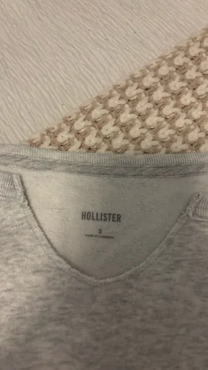 Hollister Off-The-Shoulder Crewneck thumbnail 4