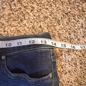 Levi's 311 Shaping‎ Skinny Jeans Dark Wash Women's Size 26 thumbnail 4