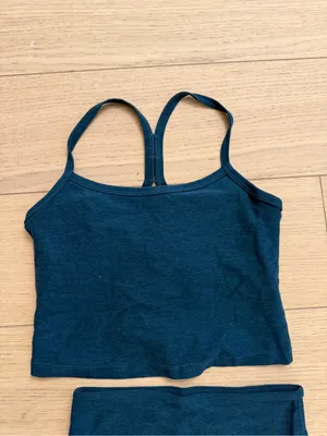 Beyond Yoga Womens workout set - dark green color like pine? thumbnail 12