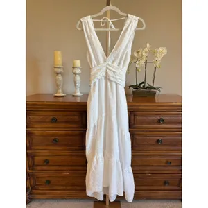 NWT MISA Los Angeles Ksenia Eyelet Maxi Dress White Size M thumbnail 2