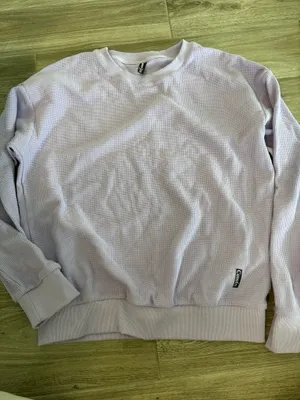comfrt crewneck  thumbnail 1