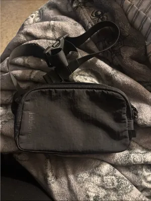 Lululemon mini everywhere belt bag thumbnail 5