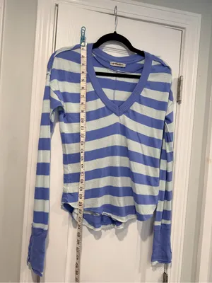 NWOT Free People We The Free Size XS Blue Cream Striped Thermal Knit V Neck Top thumbnail 4