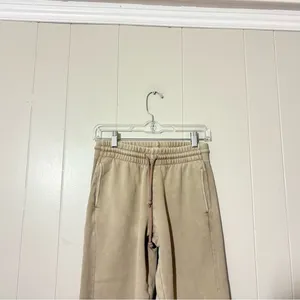 TNA Aritzia Cozy Fleece Boyfriend Sweatpants XS Tan Khaki Joggers thumbnail 3