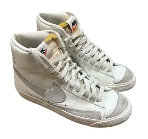 Nike Women's Blazer Mid‎ '77 Vintage Shoes Sneakers Size 7 thumbnail 1