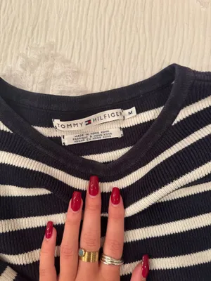 Tommy Hilfiger Women’s Vintage Sweater thumbnail 2