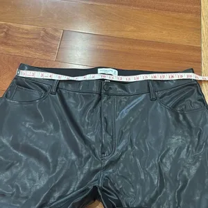 NWOT Abercrombie & Fitch The 90s Relaxed High Rise Vegan Leather‎ Pants 35/20R thumbnail 10