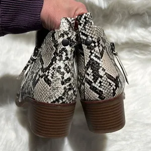MIA Snakeskin Pointed Toe Short Heel Ankle Bootie‎ Boots Size 8. B67 thumbnail 7
