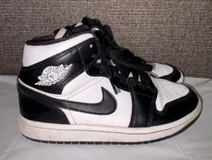 Nike Air Jordan 1 Mid Panda Women's 6.5 Black White DV0991-101 Sneakers thumbnail 1