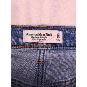 Abercrombie & Fitch Ankle Straight Jeans Womens‎ 30/10 Blue Patchwork thumbnail 2