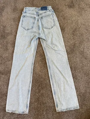 Abercrombie Curve Love 90s Relaxed Jean thumbnail 2