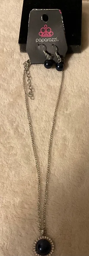 paparazzi Silver-Tone Navy Center Halo Necklace with Matching Bead Earrings thumbnail 1