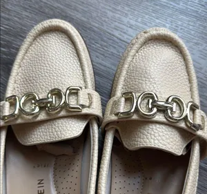 Anne Klein Cream Loafer Women’s Business Casual Flats with Gold Chain Pebbled thumbnail 5
