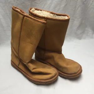 High UGG Tan Boots Size US 9 thumbnail 2