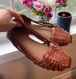 Old Navy Sandals thumbnail 1