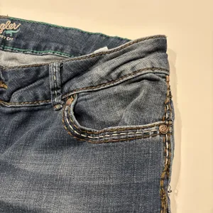 Wrangler Cowgirl Bootcut Women's Jeans Size 32 Blue Denim Thick Stitch FLAWS thumbnail 5