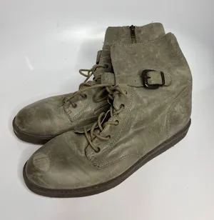 OTBT Brentsville Boots Women 10M Sage Green Good Distressed Leather Combat thumbnail 1