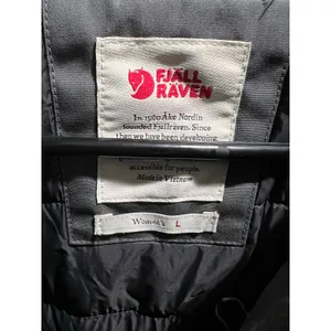 Fjällräven Kiruna Padded Parka Women’s L Basalt G-1000 Hooded Coat NWT 89644 thumbnail 8