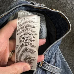 Levis Wedgie Skinny Jeans 28 Medium Wash Distressed Raw Hem High Rise Denim thumbnail 14