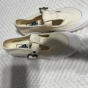 Vans Cream Canvas Shoes thumbnail 7