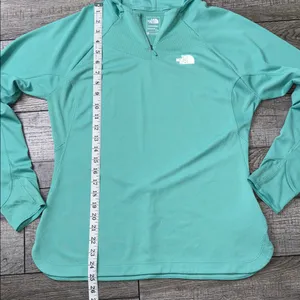 The North Face Aqua Breathable Quarter Zip Hundred Pullover thumbnail 6