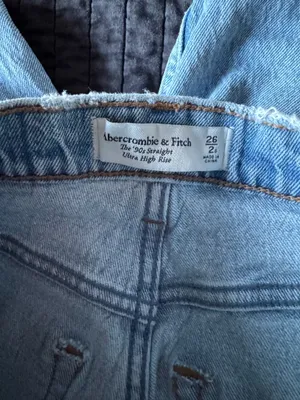 Abercrombie High-Rise Jeans 90s thumbnail 4