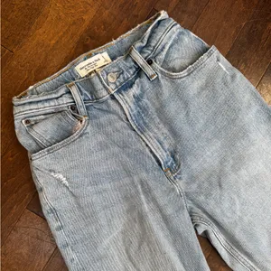Abercrombie and fitch light wash high waisted straight leg ripped jeans US 25 thumbnail 4