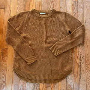Carmel brown knit sweater Size M thumbnail 1